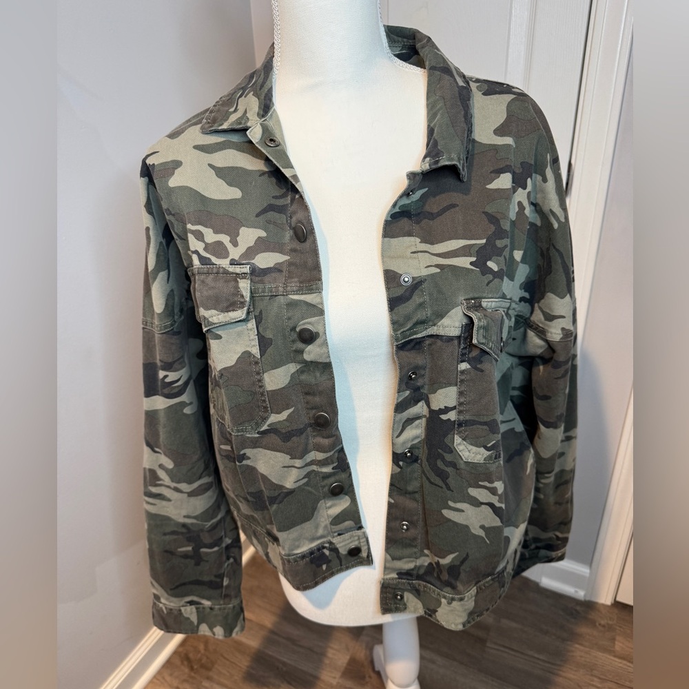 Hot Topic Camo Jacket